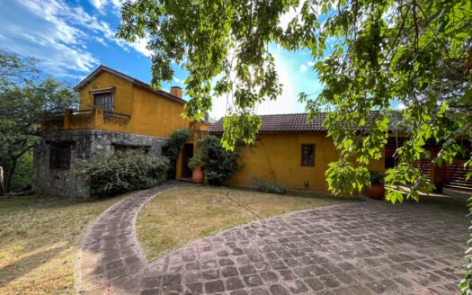 Casa en venta en La Granja, Córdoba | Terreno 2.265 m² con doble frente